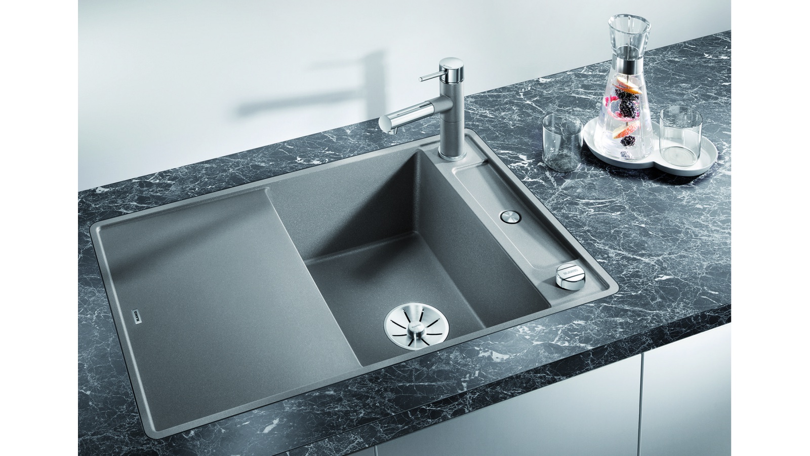Blanco AXIA III 45 S-F InFino silgranit aluminium dřez vpravo s excentrem přísluš. dřevo č.1
